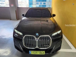 수원 BMW i7 중고차 매물 2025년 11월 12,489km